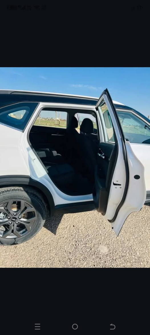 سلام عليكم للبيع كيا موديل 2024 فول مواصفات محرك كير شرط سياره جديده المكان صلاح  الدين العلم قرية سمره اخوان مكلف بل نشر السعر 185وبيه مجال ***********
