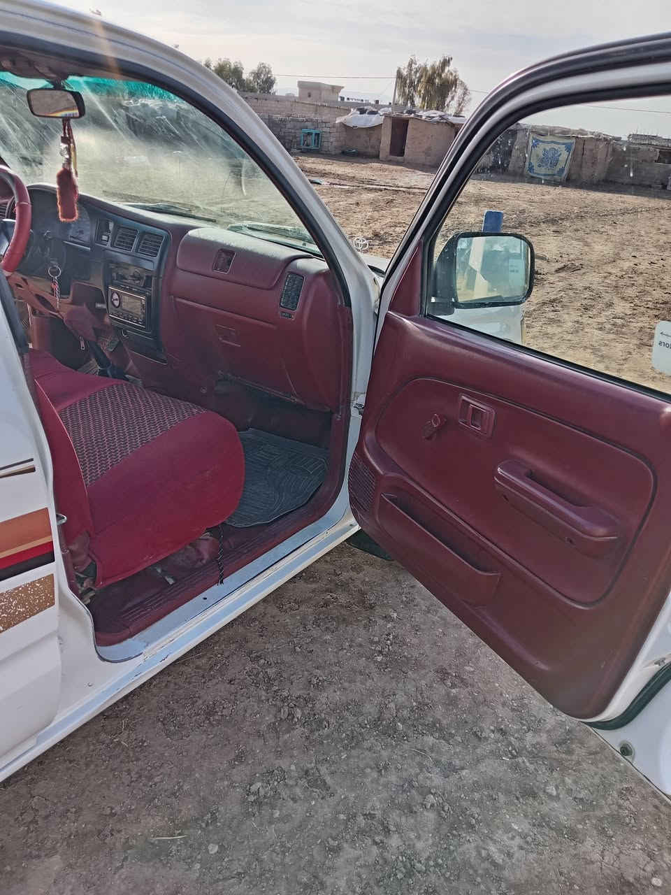 السلام عليكم تيوته دبل قماره 2001 رقم اربيل  محرك 2700 محرك وكير مكفول داخل السياره احمر اقطرت صبق مابه السعر125رقم الهاتف ***********
