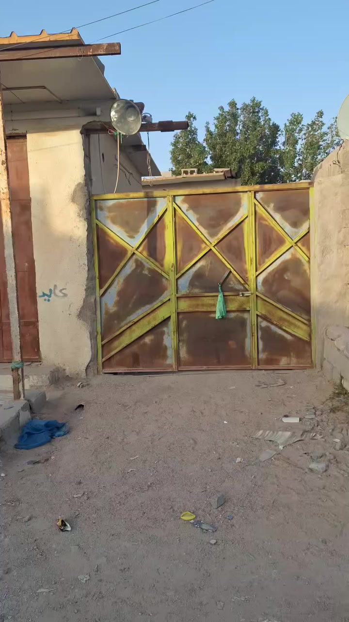 بيوت للبيع السعر. ١٥. للبيت الواحد. للاستفسار ***********
