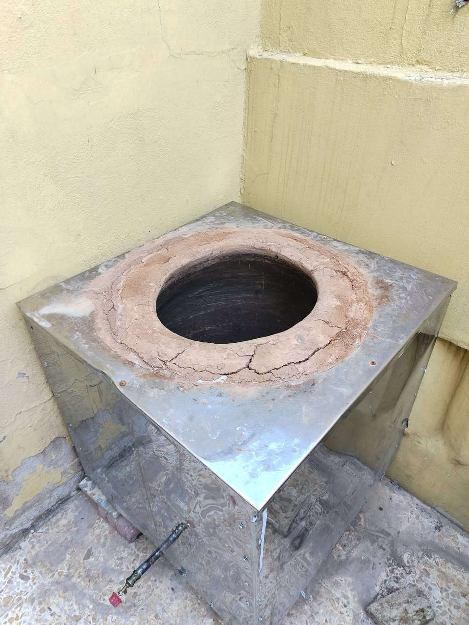 تنور طين شغل كركوك
العنوان موصل
***********
بي واتساب
