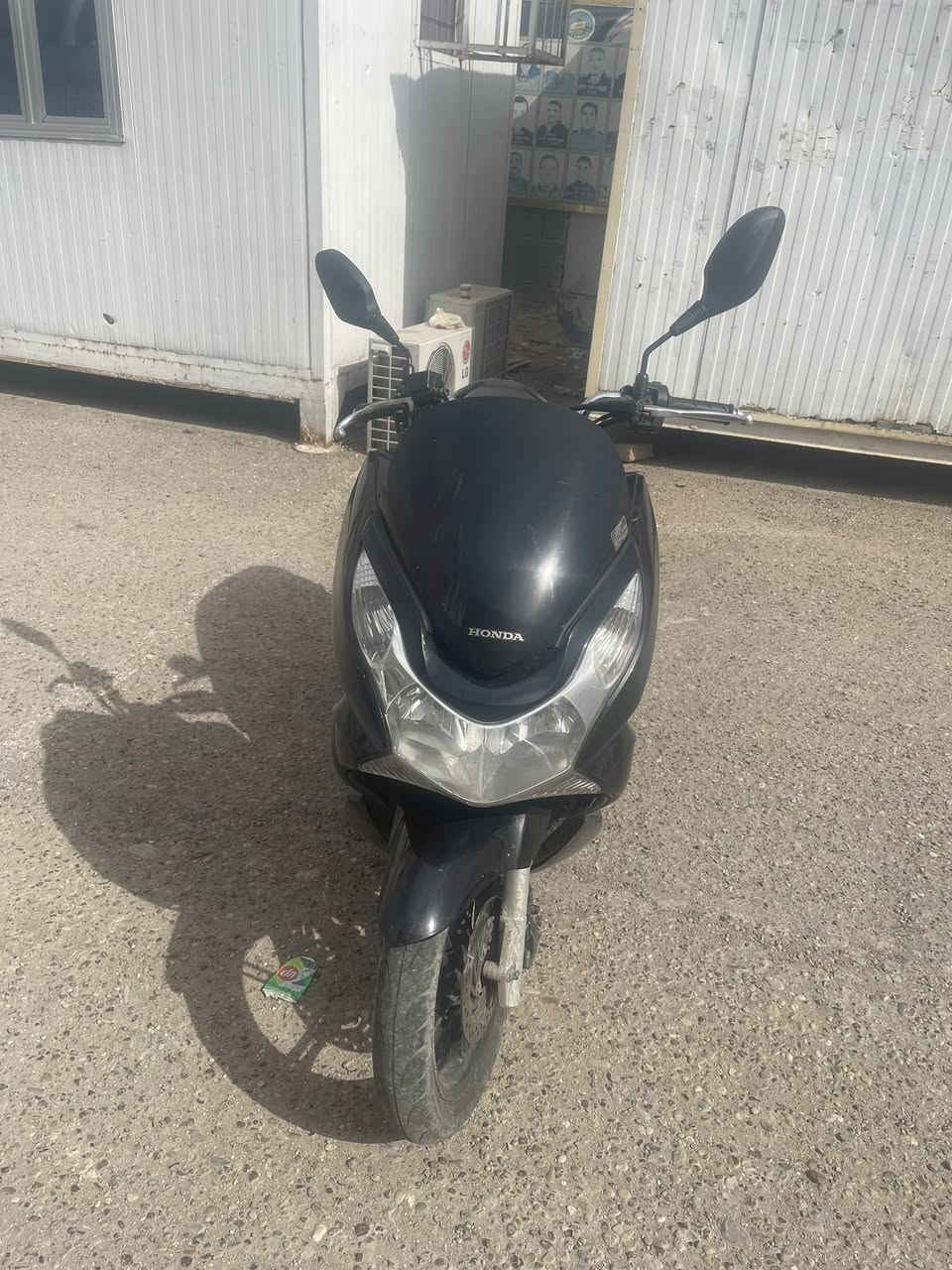 دراجة pcx ٢٠١٦ محرك ١٥٠ جيده السعر ١٣ ورقه العنوان بغداد مدينة الصدر / ***********
