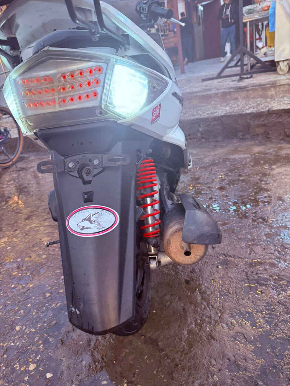 ‏السلام عليكم دراجة للبيع سكنس فحل  بلاديه كلة شغال سلف هندر كهربائيات اشاير زنون  لايت كلة شغال شاشه  الاوان رون شغال سرعه شغاله بانزين شغال جدد دهن جديد ٧٠٠ وبيه مجال بغداد الحسينيه
***********
