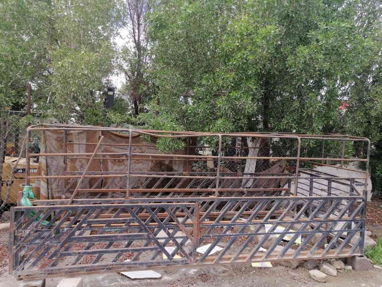 سلام عليكم
محجر للبيع 
طول ٥متر 
عرض متر ونص
السعر ٣٠٠وبي مجال 
***********
