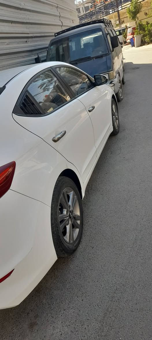 سلام عليكم سلام عليكم
النترا خليجي 2017 محرك 2000 
ماشيه ١٦٦ الف رقم بغداد 
بارد قليل فقط جاملغ السايق 
كير محرك تبريد صدر مكفول 
مكاني بغداد الدوره  
السعر ١٤٠ وبيها مجال بسيط
***********
