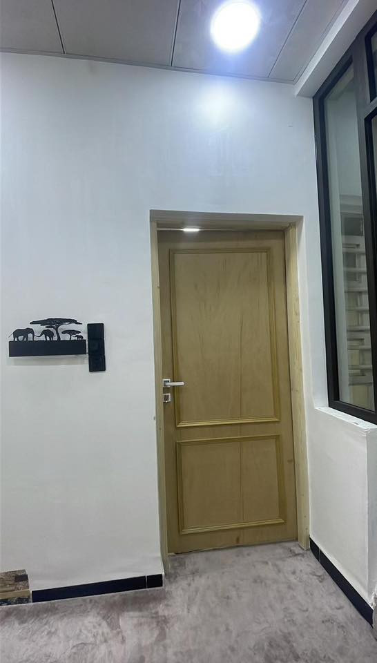 اللهم صل ع محمد وال محمد
بيت للبيع ٥٠ متر طابقين بحي النداء  منطقه ٥٤ بصف الركن يم المدرسة والمركز الصحي  قريب ع شارع ٣٠ 
الطابق الاول مطبخ ،صحيات ،صاله، استقبال  الطابق الثاني غرفتين  وصاله احد الغرف نظام سويت 
بناء درجة اولى السعر ٦٥ وبي مجال بسيط ***********
