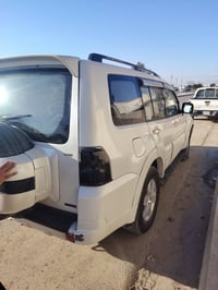 بعدروحي سياره باجيرو للبيع موديل 2008 محدثه 2013 محركهة مكفول ومامفتوح...