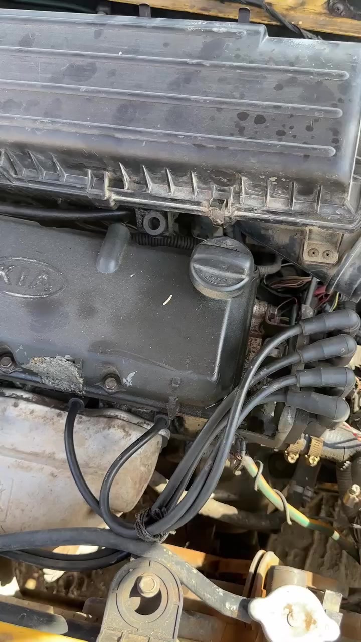 طيبه 2015 محرك ريو جديد بيها فيديو للمحرك واكو فديو بيها الكشر بريك دوستين يعني 
( عنابر)سعر 25  الف وفيوز جام فقط تخم تاير وحداديه جدد السعر 37 مكاني كربلاء 
اتصال *********** 
واتساب فقط ***********
