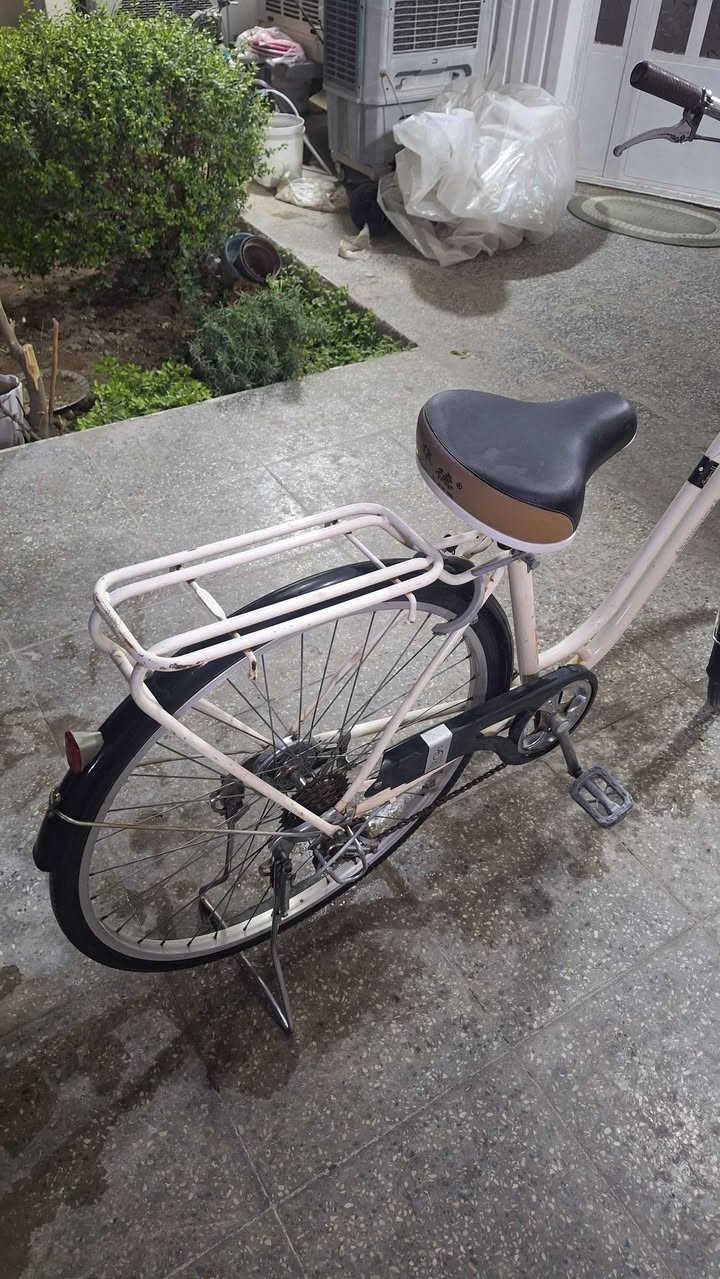 بايسكل للبيع سعر ١٠٠ الف 
سرج شبه جديد 
ابريكات شغالة
سلة نضيفة

الموقع : بغداد العامرية بغداد, العراق


**إذا كنت صاحب هذا الإعلان وتريد حذفه لأي سبب، رجاءا أرسل رسالة إلى الدعم الفني**