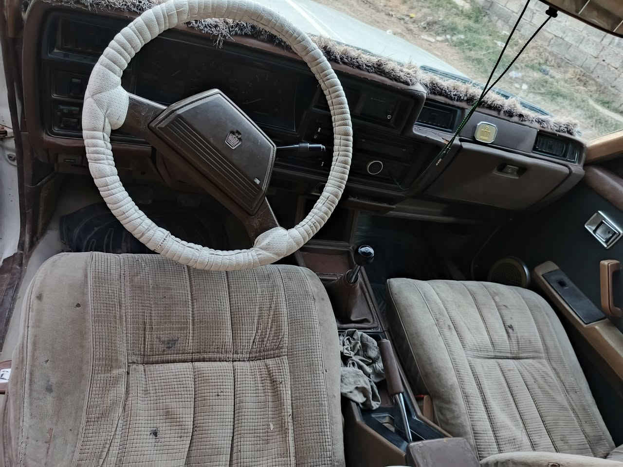 السلام عليكم سوبر ٨٢  للبيع محرك بلادي كير عادي رقم دولي بسمي مصبوغه عام للجماليه السعر ٤٠وبيهه مجال مكان بغداد الزيتون ***********
