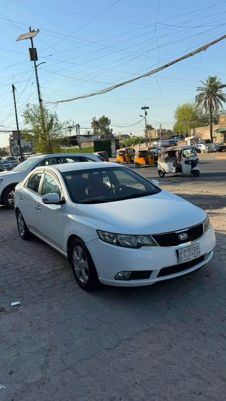 سيراتو 2011 لون ابيض خليجي
موصفات نص فول 
مكينة وكير مكفولات 
بيهة قطعتين باب وجاملغ خلف الصدر  
بيهة بعض الملاحظات 
بيها منظومة غاز  
مكانها بغداد 
السعر (93) ورقة وبيها مجال بسيط
غير متواجد على الفيس 
الاستفسار الاتصال على الرقم
***********
***********
