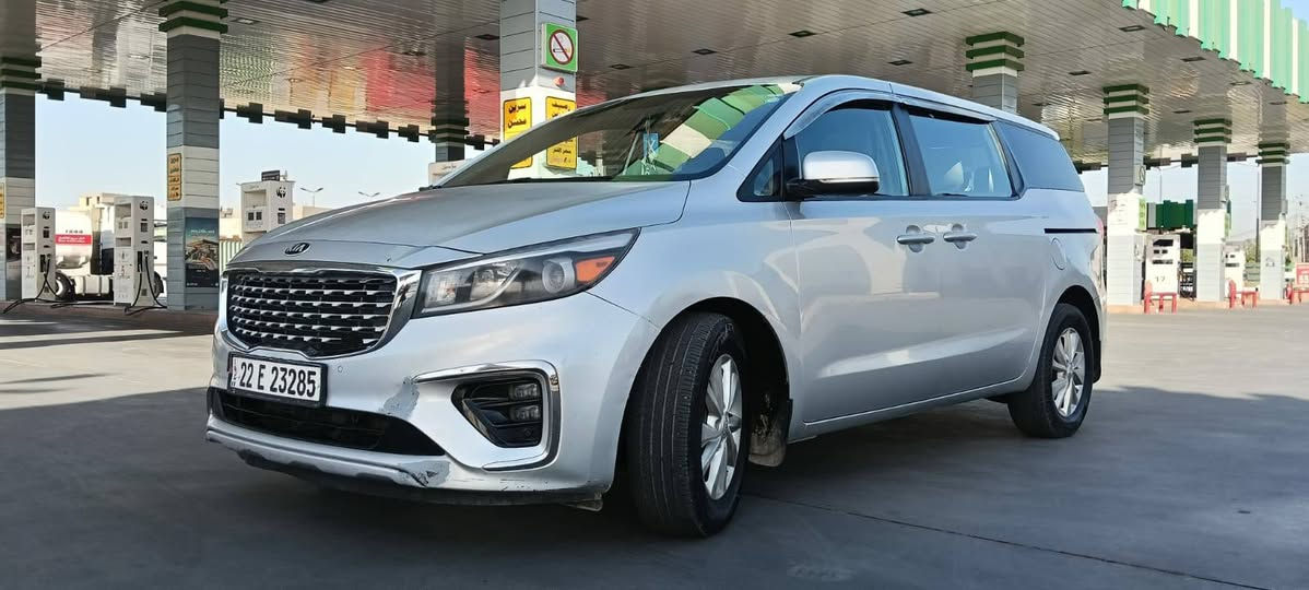 السلام عليكم
#للبيع سيارة كيا سيدونا موديل 2017 فئة LX وارد امريكي رقم اربيل 
سيارة بيهه قطعة وحدة باب الجنطة نفسه مصلح بدون دواخل
المواصفات
1- كيا سيدونا LX موديل 2017 
2- محرك 6 سلندر 3300 
3- ويل كب حجم 17 اصلي مع تخم تاير جديد
4- حساسات امامية خلفية اصل 
5- كاميرا خلفية دوارة مع الستيرن 
6- ابواب جانبية كهربائية سلايد 
7- كشافات دعامية اصل ( بروجكترات )
8- اشارات بالمرايا الجانبية مع مرايا جانبية شفط كهرباء 
9- تحكم فول كهرباء لكرسي السائق
10- تحكم ستيرن جهتين بلوتوث حاكية وتحكم بالشاشة الداخلية 
11- شاشة دشبول كبيرة لمجموعة من الايعازات 
 12-بردات داخلية اصلية للابواب والمقاعد الخلفية 

 ‏‪***********
مكان السياره بغداد المشتل
