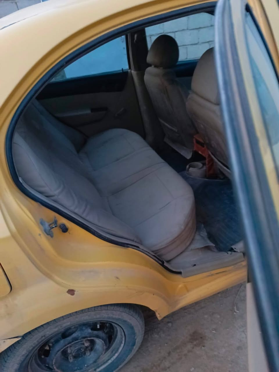 السلام عليكم
سيارة افيو للبيع رقم انكليزي باسمي
مكينة 1600مفتوح وكير مابيهن شي
مبدل بيها فقط باب وجاملغ
موديل 2010
السعر 47وبيها مجال
الشراي يتصل عالرقم ***********.
العنوان ديوانية
