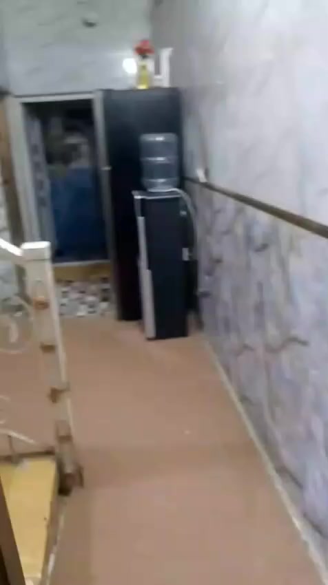 السلام عليكم دار للبيع طابو ملك صرف الأمين ثانيه قرب أسواق كرار الوائلي مساحه 115 متر الدار طابقين يتكون من ثلاث غرف نوم استقبال صحيات داخل وخارج كل غرفه بيه سويت باقي التفاصيل بل مقاطع راح اخلي رقمي شراي خابر وبل خدمه***********
