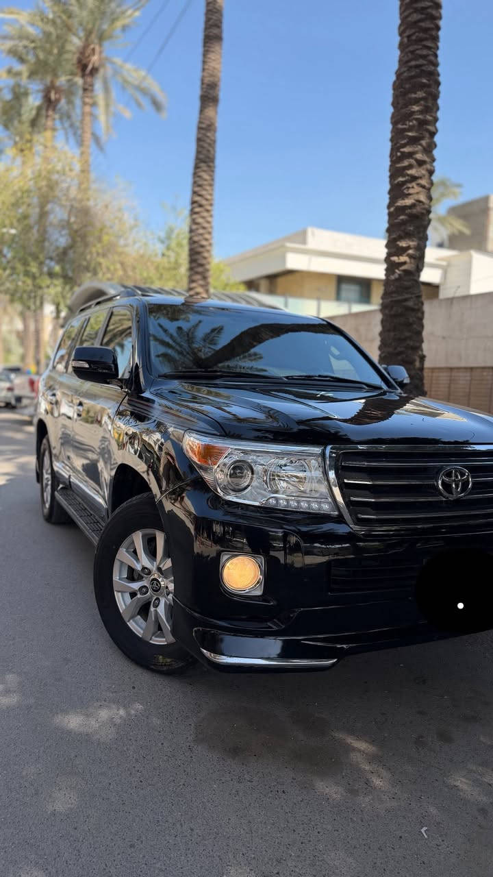 سلام عليكم للبيع لاندكروز 2012 فول واحد علا واحد محرك 6 سلندر فتحه بصمه تحكم جهتين وباقي المواصفات معروفه السياره مابيها اي نقص رقم بغداد بسمي بيها صبغ بابين مكان بغداد لاستفسار  
*********** /// ***********
