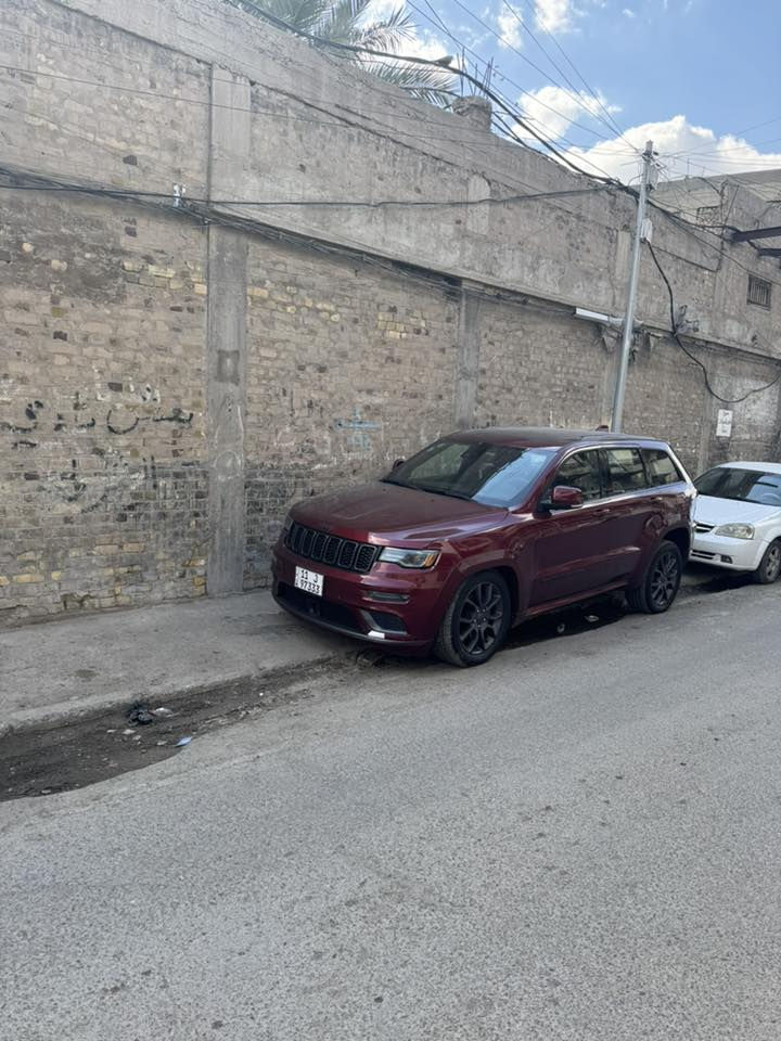 يالله للبيع أو مراوس جيب فول واحد على واحد  جكات حادثها جاملغ خلفي وباب ماشيه 84مكان السياره بغداد الكرخ السعر 245ورقمي*********** موديل￼ 2020
