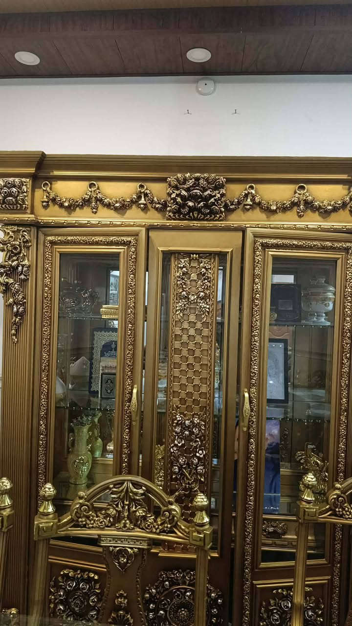 مكفول من كلشي
تخم رئاسي ملكي مع ميز طعام كما موضح بلفيديو مع كراسي وعرض وماصات   ومقدمات ضيافه 
السعر 5 ملاين وبي مجال 
لتواصل خاص


**إذا كنت صاحب هذا الإعلان وتريد حذفه لأي سبب، رجاءا أرسل رسالة إلى الدعم الفني**