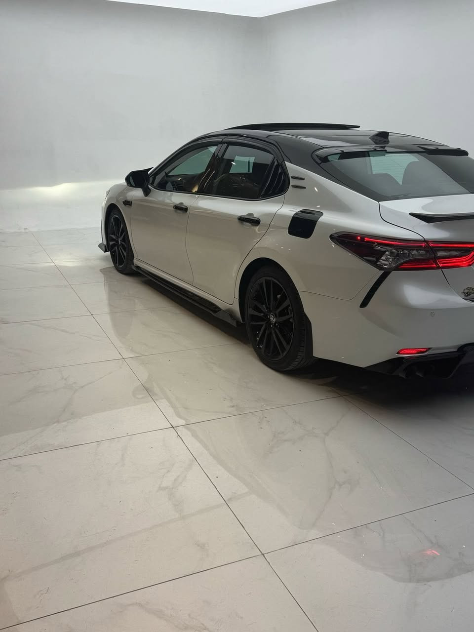 سلام عليكم كامري 2022 بانوراما فئه XSE V6 سته سلندر رادارات من كل جوانب خلفي امامي يمنه ويسره سياره رياضيه امريكي مبدل بنيد سياره مفوله من كلشي جاهزه ويل كب تخم تاير رقم اربيل جديد تتحول بسمك شوكت متريد تحكمات ستيرن كشن كهربائي شحن لاسلكي تدعم كاربلاي سياره مكفوله من كير مكينه وبدون صبغ سعر 260 دفترين وستين او مراوس وي كامري 2025 4سلندر كون مكان سياره بغداذ الرقم الاستفسار (***********
