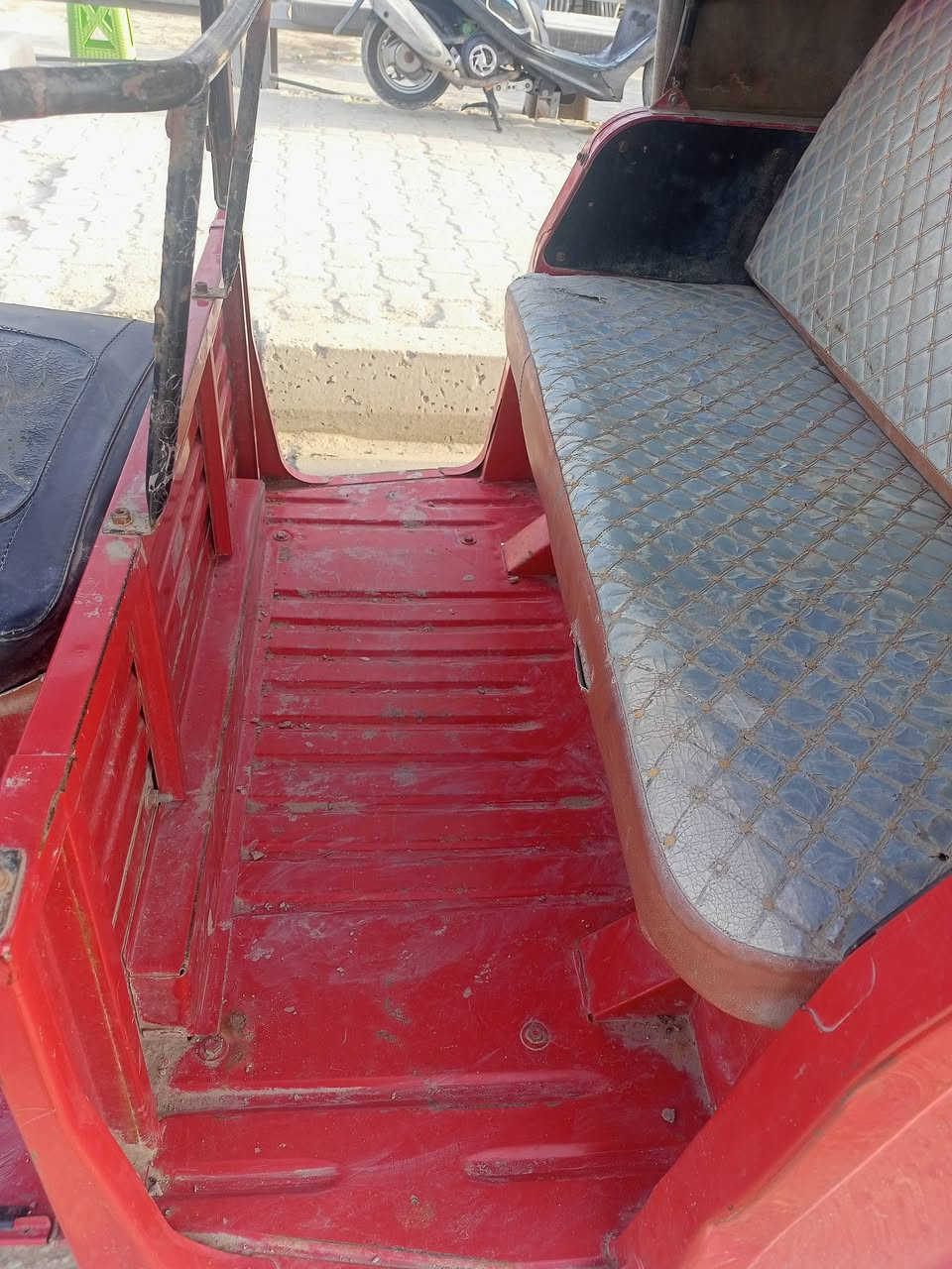 السلام عليكم تكتك البياجو للبيع اوراق اصوليه موديل 19 نضيفه نكره سلف ***********
كلش شغال كهربائية
