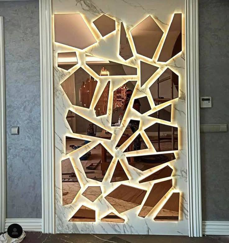 الفرق بينهما هي الاناره ولون المرايا ......مرايا 2ملم تايوان .......***********....واتساب
