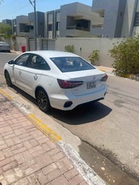وبركاته  MG5 plus 2025   السيارة ماشية ٢٠ الف المحرك 1500 تنفس طبيعي ا...