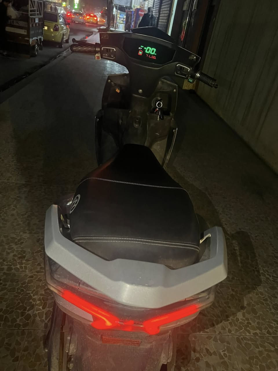 ماطور شحن ست بطاريات سعر 400 بي مجال شي قليل ***********                     ***********
