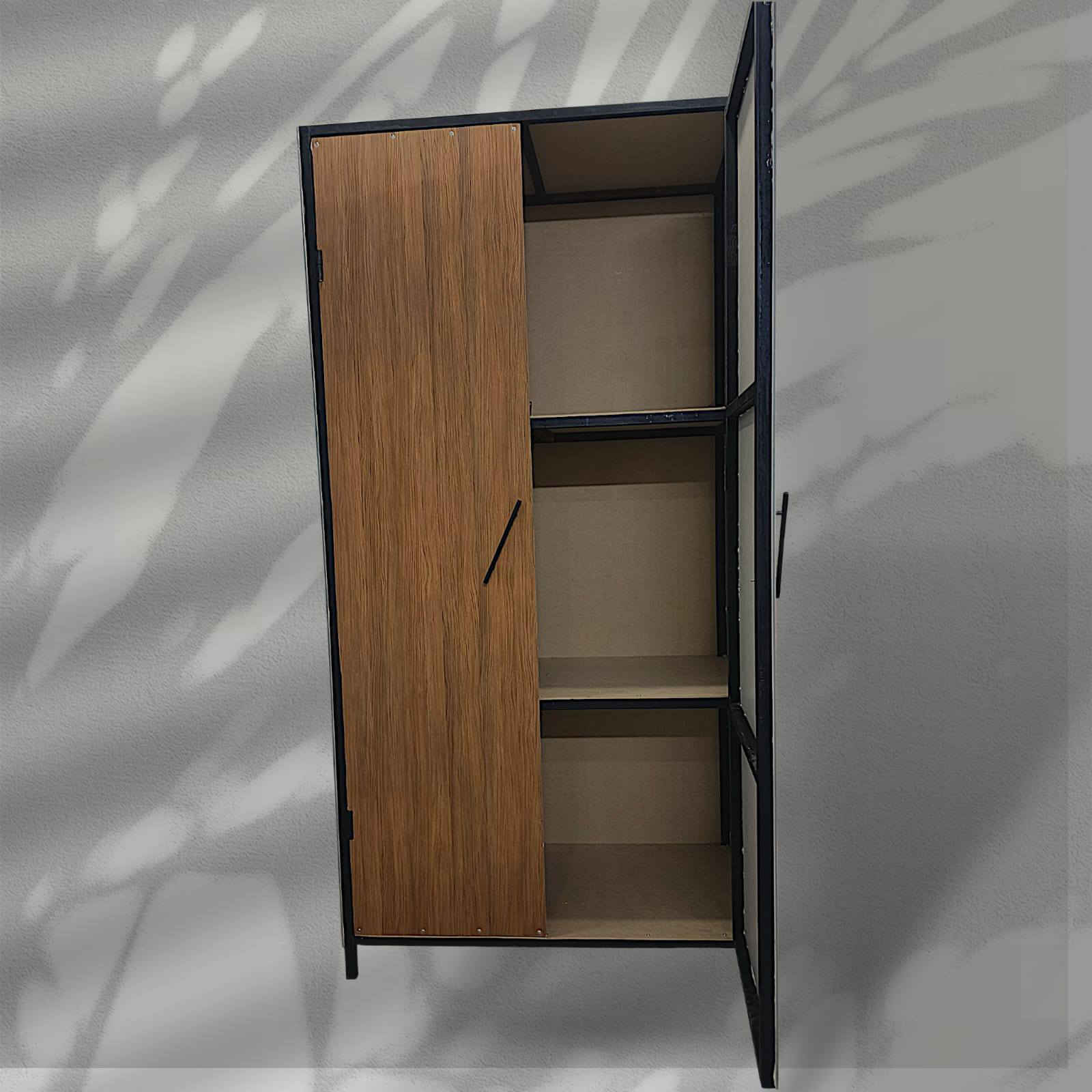 بسم الله الرحمن الرحيم 
توفر كنتور حديث بابين 🏚 الابعاد 120×240 سم 
هيكل بوري انج ونصف ثقيل ضهر NDF ، الواجهة مع الجوانب بديل الخشب WPC مقاوم للماء، يحتوي على ثلاث طبگات مع استاند ملابس حسب الطلب. 
ضمان سنتين، السعر 260 الف 🏡
ملاحضة/ يوجد ثلاث ابواب بابعاد 160×240 سم كما توجد الوان اخرى حسب الرغبة. 
للتواصل *********** 
*********** واتساب
