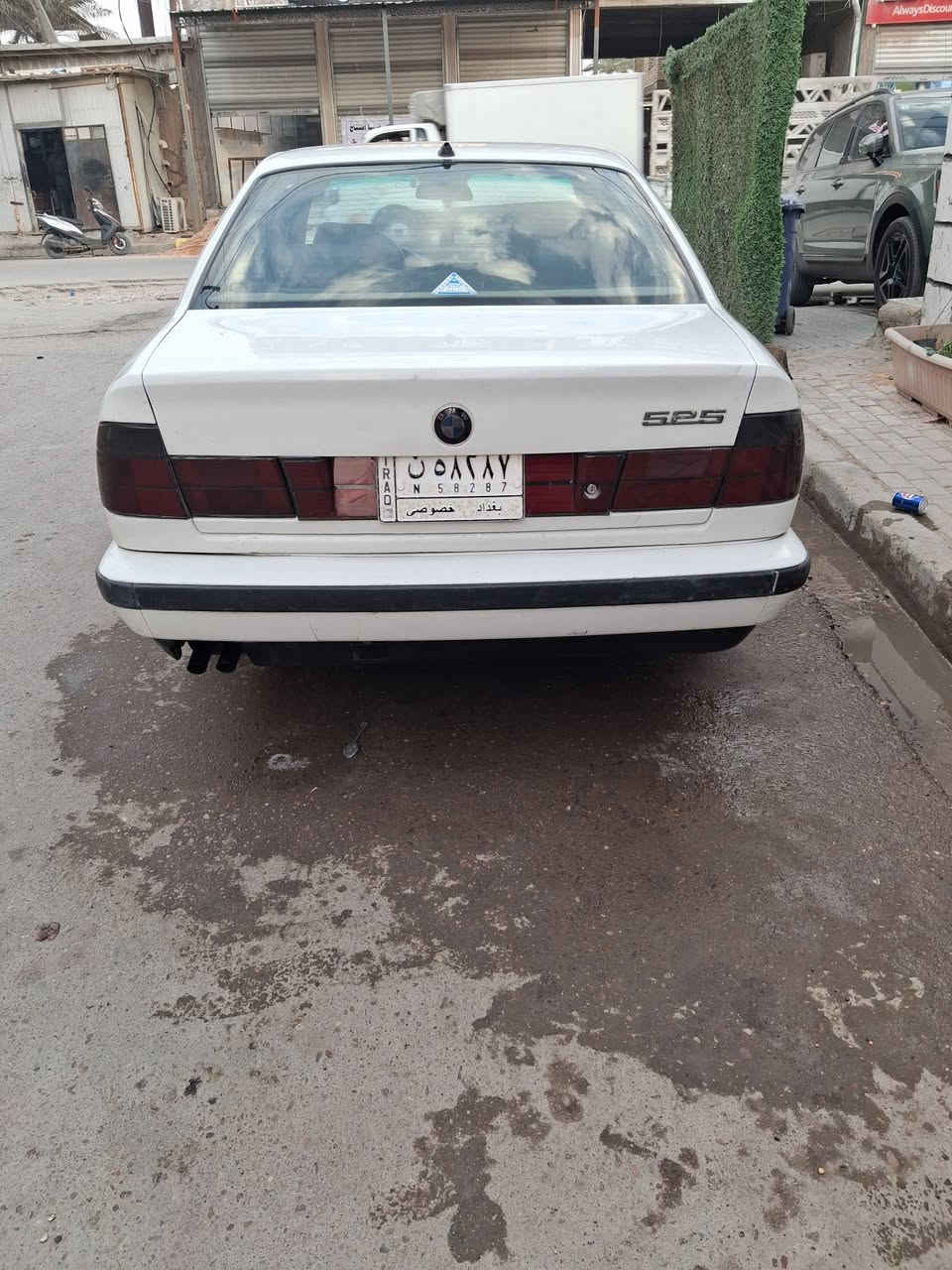 بي ام.  موديل.  ٩١. سيارة  نضيفة جدن مكفوله من. الظربه والكص مكينه     ٥٢٥. فانوس مسكر.  مكفوله كير مكينه. تخم تاير جديد  صدر امامي خلفي جديد  رقم.  بغداد. تحويل.  مباشر مكاني. الشعب.    السعر.   ٥٣.  وبيه.  مجال.  ***********
