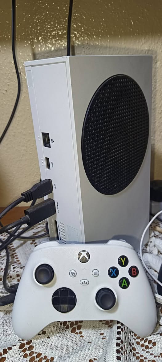 Xbox series s
اصدار 2021
شرط مامفتوح 
ذاكرة 512
سعر390
موصل


**إذا كنت صاحب هذا الإعلان وتريد حذفه لأي سبب، رجاءا أرسل رسالة إلى الدعم الفني**