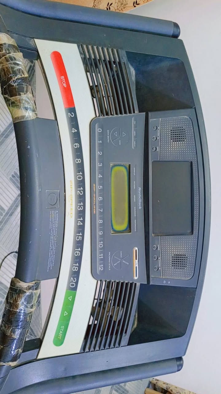 جهاز جري رياضي جهاز نضيف 
سعره 550او بي مجال الشراي


**إذا كنت صاحب هذا الإعلان وتريد حذفه لأي سبب، رجاءا أرسل رسالة إلى الدعم الفني**