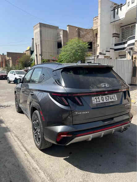 السلام عليكم 

‏Tucson N Lin 2024
 هايبرد محرك 1600T
السياره فول مواصفات تصميم رياضي 🔥
المواصفات /
-كامرات 
-حساسات امامي خلفي 
-رادارات 
 -شاشه لمس كبيره تدعم apple car play 
-فتحة سقف بانورامية 
-صندوق كهربائي 
-كشن كهرباء
-نظام صوت Bose
-شحن لاسلكي 
-تحديد مسار 
-نقاط العمياء 
-هاند بريك كهربائي 
- كير بيانو 
‏Auto hold-
-كشنات تدفئه 
-المقصوره الداخليه مختمه N وتطريز رياضي 
-فور ويل (H-track) 
-ويل قياس 19
-مساعد نزول منحدرات
-تفاصيل سوداء ولمسات رياضية على الدعاميات والعجلات
_
حادثها /
باب السائق  صبغ ، ايرباك برده كشن جانبي فقط 
ماشيه / 14800 ميل  

*********** بغداد
