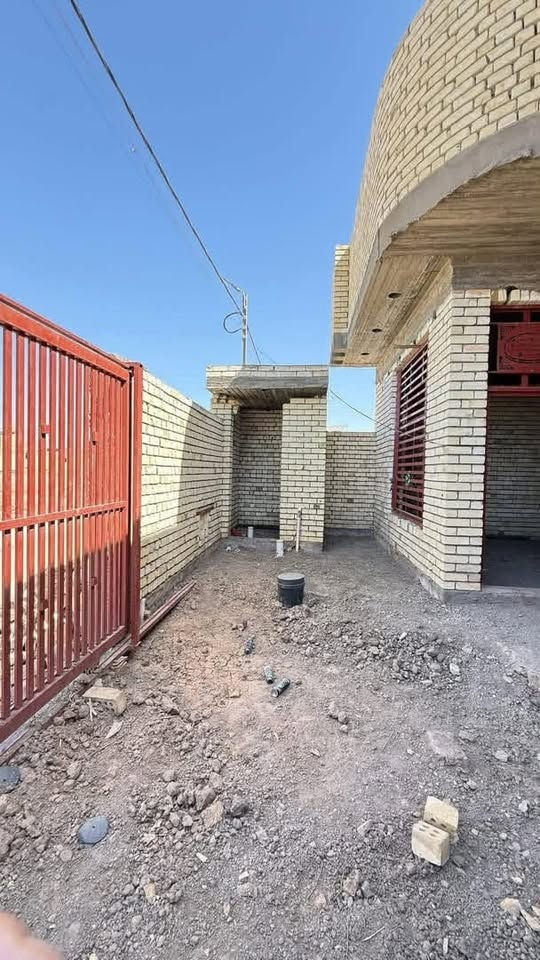 هيكل للبيع مساحة٢١٠م مجمع حجي حسين   مقابل المستشفى للاستفسار اتصل ع الرقم ***********
