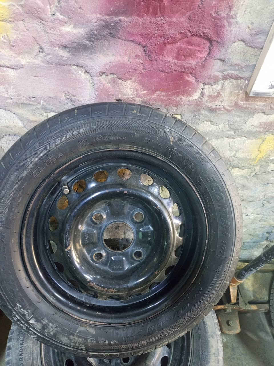 السلام عليكم تايرات للبيع هنة والويالة جوبلس مكاني بغداد السعر 60الشراي يتصل *********** مكاني بغداد الجديدة
