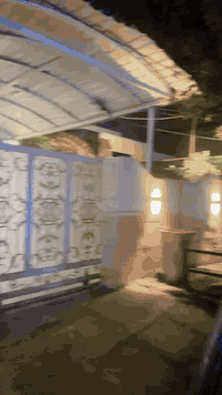 السلام وعليكم دار سكني زراعي للبيع
 في حي الصحة شارع افران الامير 
300 متر 
يتكون من قاط واحد فقط 
استقبال داخلي
غرفة داخلية سويت 
غرفة ثانية 
مطبخ 
منور 
خدمات 
اسقبال خارجي
خدمات خارجية 
حديقة + طرمة 
بسعر مناسب جدا
***********
