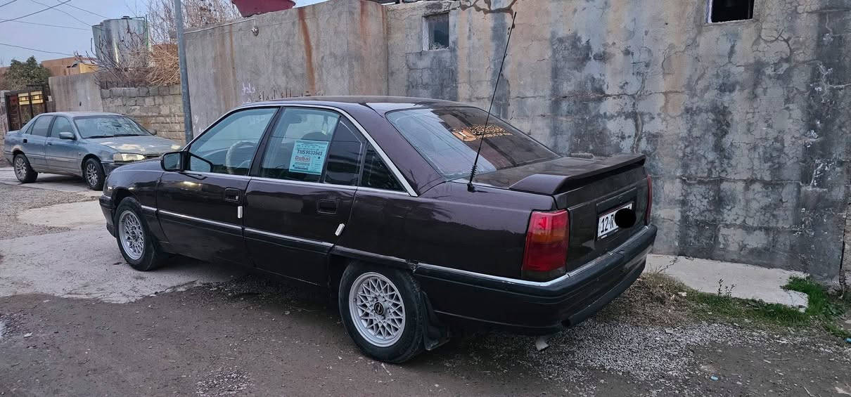 اوميكا للبيع 
محرك 20
جماليه مصبوغه بدون ضربه 
رقم نينوى دولي لل ٢٩ 
بسمي السياره 
كير ومحرك شرط 
السعر ٣٥ وبيها مجال 
***********
