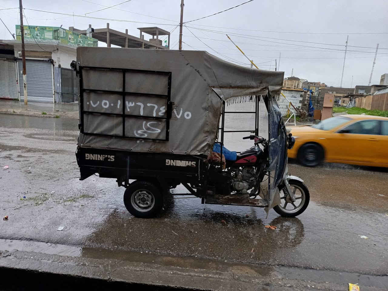 السلام عليكم .. ستوتة موديل 2015 محرك 24 رقم كركوك سنويه عظم عاج شرط التحويل والغرامات مع الجنج أم بي ثري  غلاف بودي سعر (مليون و700) وبيها مجال للشراي ويرهم مراوس حسب الاتفاق  خاص ما اجاوب شراي اتصل 
***********
*********** مكاني كركوك كراج بغداد
