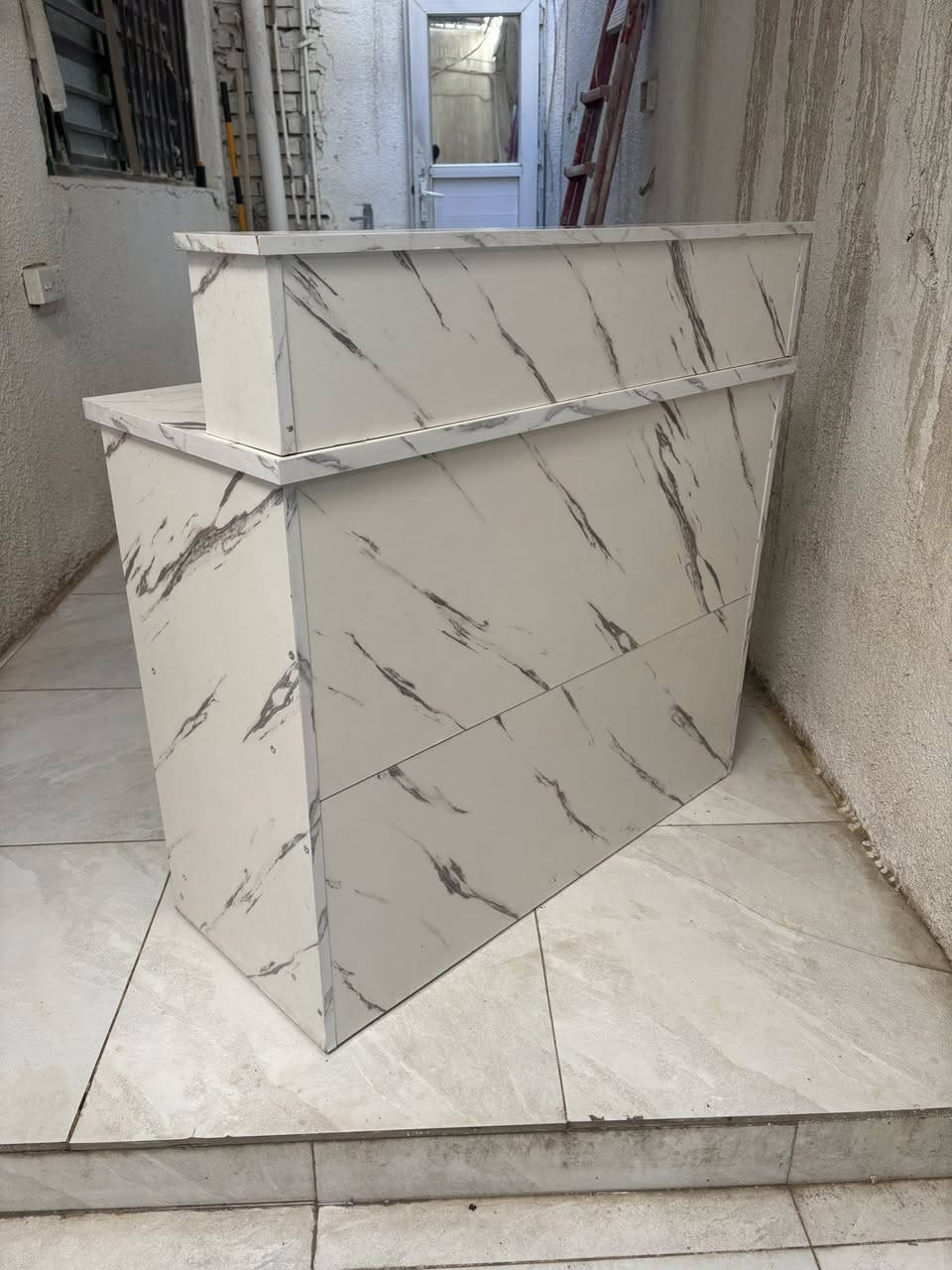 ميز مكتبي ودراسي ايضآ
سعره 35 بلاش ربع سعر جديد
مكاني كربلاء ***********
