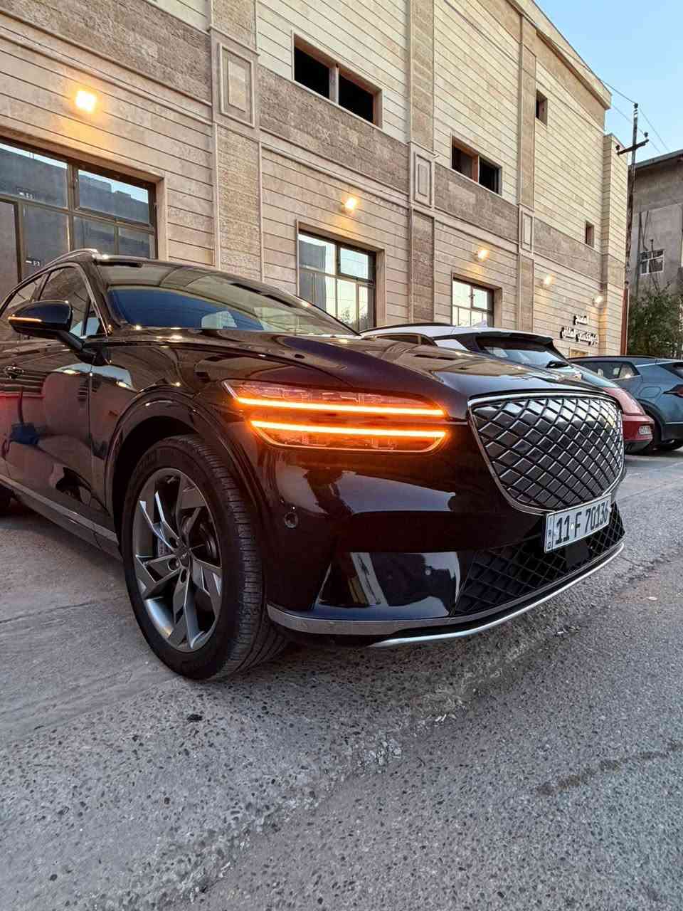 السلام عليكم شباب  جنسيز  GV70 موديل 2024
كهرباء وارد امريكي دخول جديد 

‏2024 GENESIS ELECTRIFIED GV70 ADVANCED AWD
الوحيدة بهالدرجة من الرفاهية 

ضرر السياره :
تبديل بنيد اصلي بلادي مال كهرباء قطعه واحده فقط

حجم الماطور :
دبل ماطور كهربائي (AWD)دفع رباعي 485hp حصان وتسارع قوي مع ثبات وعزل

بطارية 84 kWh مداها يوصل 470 كم بالشحنة الواحدة 

المسافه المقطوعه : 33 الف كيلو متر

حالة اليرباك : دركة استيرن فقط

#المواصفات

 شاشه 

 تشغيل عن بعد 

 قطعتين تبريد 

 حساسات خلفي امامي

 كشنات كهرباء

 كشنات جلد ابيض

 صندوك كهرباء شفط

  كير ماوس 

 هيترات بالكشنات حار بارد

  فول تحكم 

 رادارات 360

  مري شفط 

  ترحيب شعار جنسسز عن الاقتراب

  هندي بريك بصمه

  بصمه 

  بصمة ابواب

   ستيرن كهرباء

  تحديد مسار

  كشن السايق ميمري

  لايتات لد 

  بكلايت لد

  رادار امامي

   اوتو هولد 

   شفتات بالاستيرن

   هيتر بالاستيرن 

    شحن وايرليس 

   5 كامرات

   ماوس تحكم الشاشه

  داخل صاج

تروح و تجي بالرمونت 

💰السعر : 285$ و بيه مجال تحياتي

فول مواصفات 1/1 

تستلم مرقم و جاهز بسم المشتري مباشرأ كامل

للاستفسار اتصل ☎️ *********** بيه وات ساب

مكان السياره بغداد الزعفرانيه
