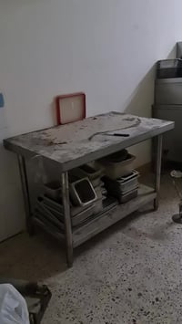 اغراض مطعم مستعمله استعمال  بسيط وحالتها جيده المكان بالاعظميه شارع ال...