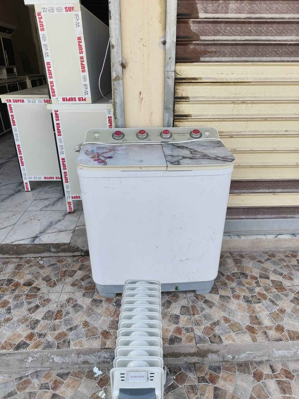 سلام عليكم جميع الاثاث مستخدم متوفر بسعار خياليه ثلاجه ١٢قدم شرط شغل ١٢٥ طباخ ربعه عين شرط شغل ٨٠ الف غساله ١٥كيلو شرط شغل ٧٥ صوبه نفطيه شرط شغل ٦٥ الف صوبه زيتيه شرط شغل ٥٥ الف سنك حيل نضيف ١٠٠ 
كل غراض بيه مجال 
الاستفسار ***********
العنوات تكريت القادسيه قطعه 500مجمع الطبي
