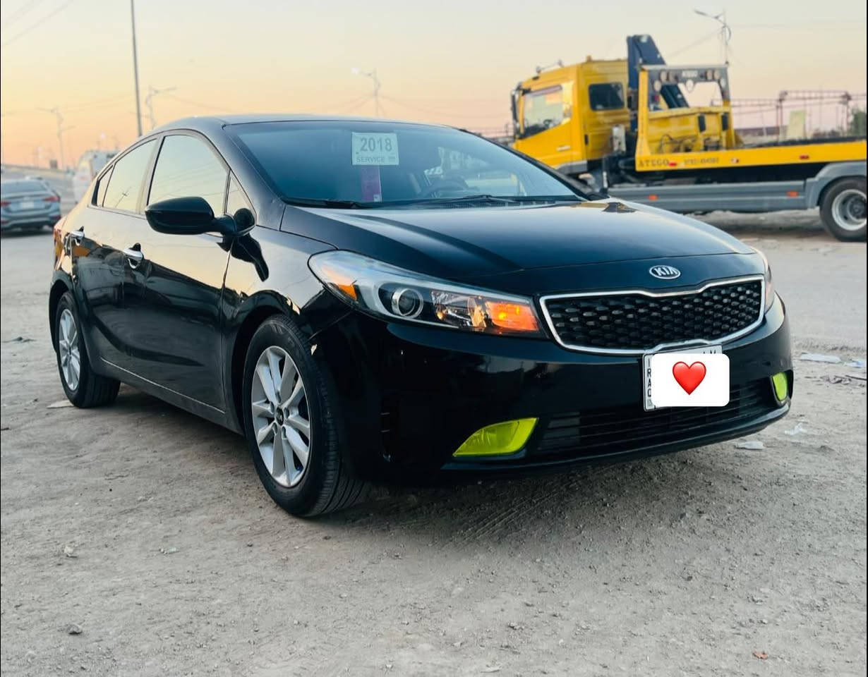 السلام عليكم كيه فورتي 2017 نص مواصفات حره رقم مثنئ تحويل مباشر وارد امريكي ماشيه 120 ضرر جاملغ وبنيد وصبغ جاملغ خلفي  بدون ضرر عابر كير ايتي 6 نمر محرك 2000 دوش حداديه تخم تاير تبريد ثلج كير ومحرك شرط جاهزه للخير مابيه نقص السعر 100 وبيه مجال للطيبين مكاني رميثه واتساب *********** 
اتصال ***********
