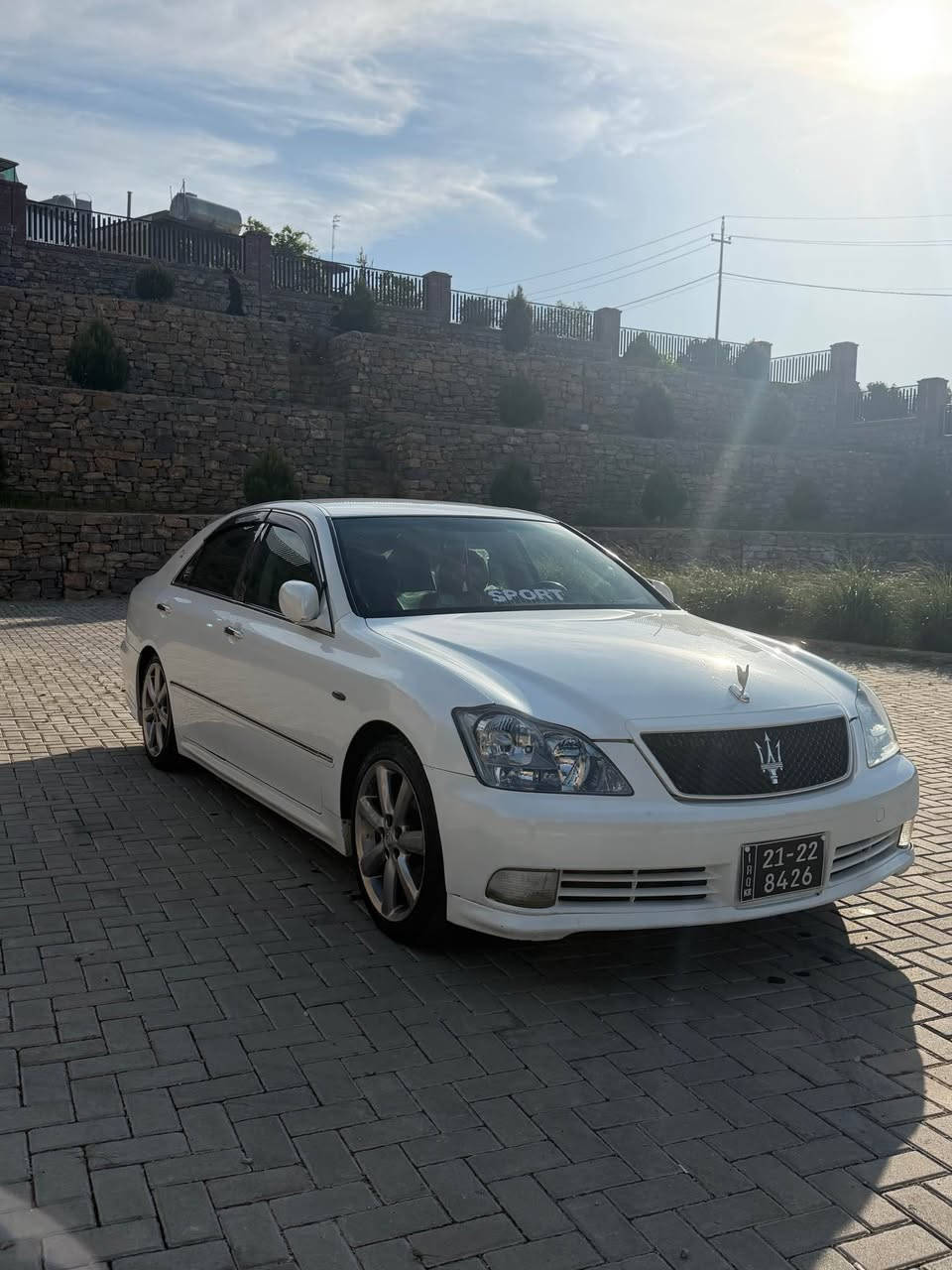 سەرەتا بە ناوی خوای گەورە 
شاهینە ٢٠٠٥ موسس 
مەکینە ١٨٢ بێ دوکەڵ 
بێ بۆیاخ بەس شوێن موسەکانی بۆیاخە                         سەقفی وەک شوشە وایە بۆیاخی ئێراق و ئەوروپای نیە
ماسەفات ٣ دوگمەی جڵدی ناو قەیسی 
 دەبڵی کراوە بە رۆیال زۆر نەرمە و مەجموعە سوکانی لێگززە
سەیارەکە کامل سپۆرت کراوە و جوانکاری بۆ کراوە
ویل دینگە بێ مەسروف کامل مەسروف کراوە
بیلاد سپۆرت سەیارەکە نموونەیە لە جوانی سەیارەی ماڵانە 
تەبرید و کارەبای و گێر و مەکینە و تەقە و رەقەی بەشەرت 
سعری ٧٣ مەجالێکی برایانە
 *********** حلبجة, السليمانية

