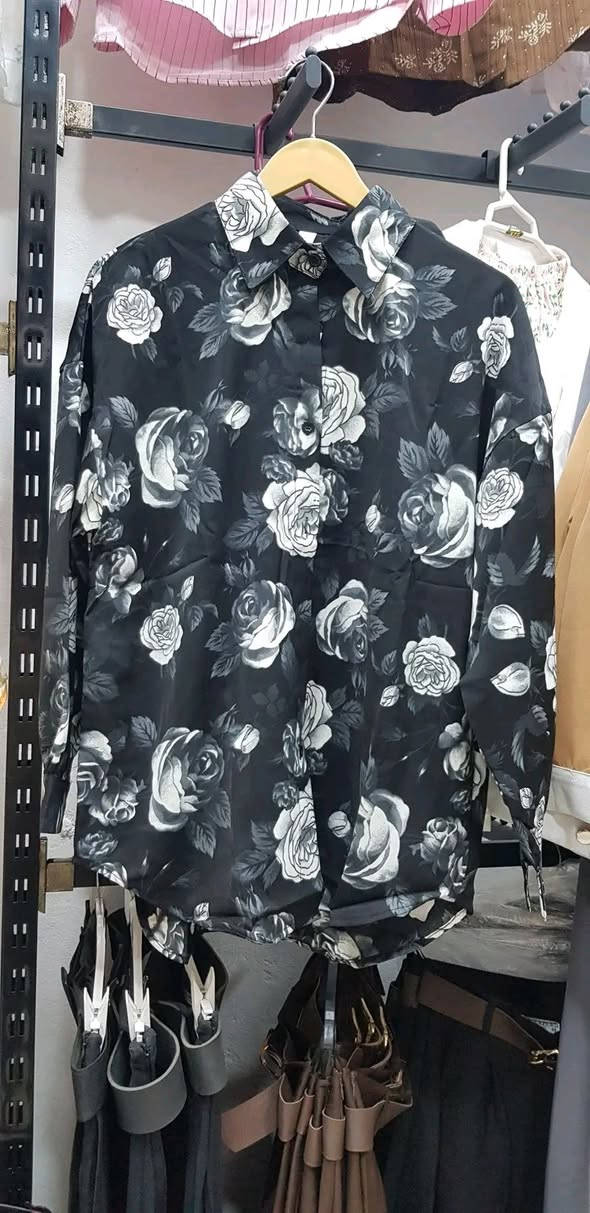 هاينك اصبع وبدون اصبع موجود
عنوان محل ازياء ترتيل ستور للألبسه النسائية شارع الهوى فرع الجم النسائي مجاور صالون نرجس 
https://www.facebook.com/share/1C3548Ju92/ حساب الفيس
حساب الانستا https://www.instagram.com/ta__tt2333?igsh=MWl6c2VveDJobzFqOA==


**إذا كنت صاحب هذا الإعلان وتريد حذفه لأي سبب، رجاءا أرسل رسالة إلى الدعم الفني**