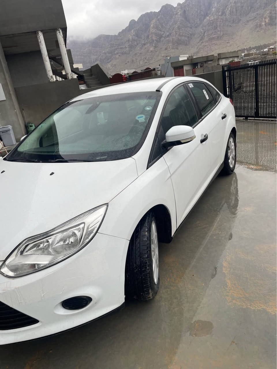 فۆرد فۆکەس مۆدیل ٢٠١٢ 
لێواری بۆنیتی تۆزێک سبوغە  ،چەملاغی تەعدیل ساردە 
سەنەوی تا ٢٠٢٩ ماوە
گێرو مەکینە بەشەرت 
نرخی ٨٥ گەلا و مجال
***********
*********** رانية, السليمانية
