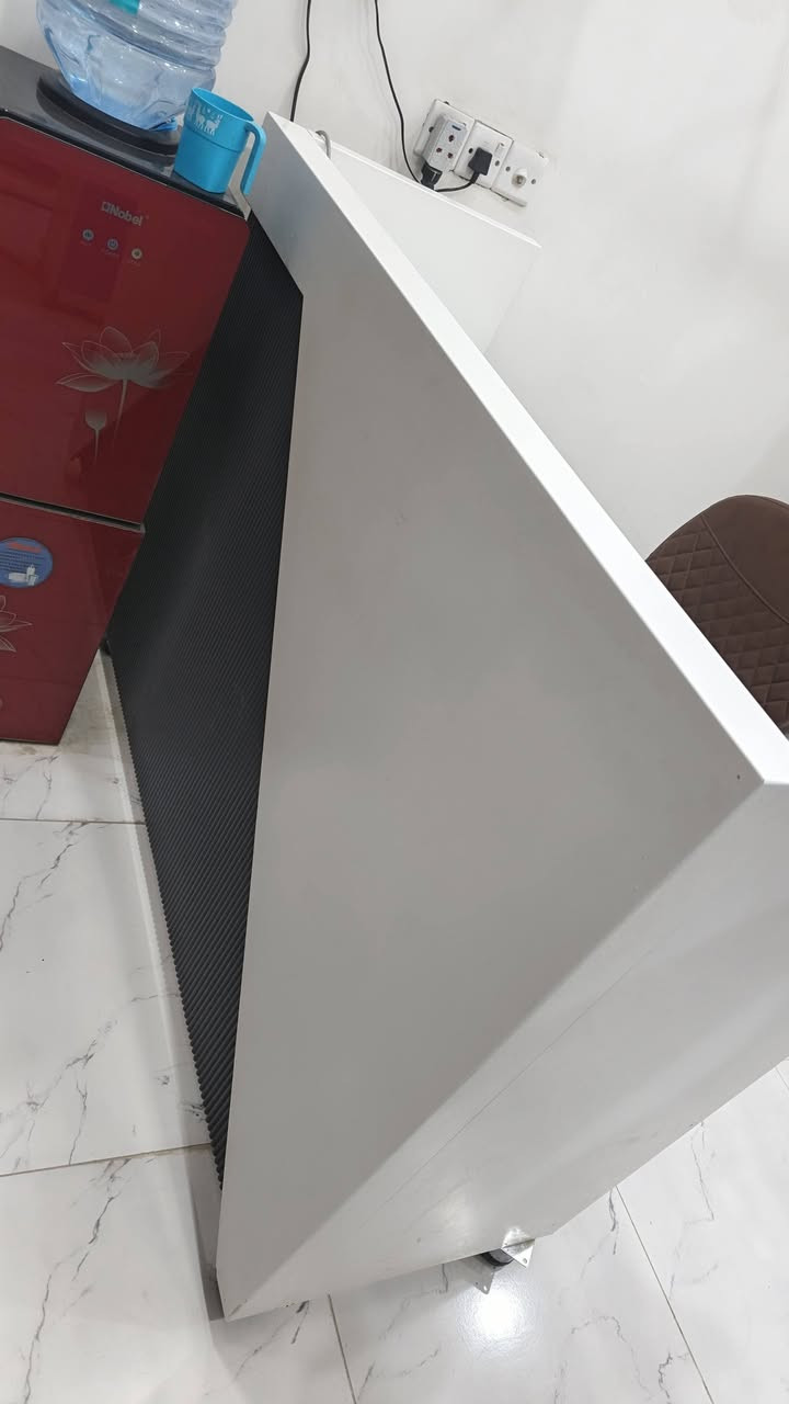 للبيع ميز مع كرسي قياس متر و أربعين مع اناره لد
السعر 250
رف حديد اربع طوابق السعر 60
***********

مكان ناصريه اسدناويه شارع السفينه
