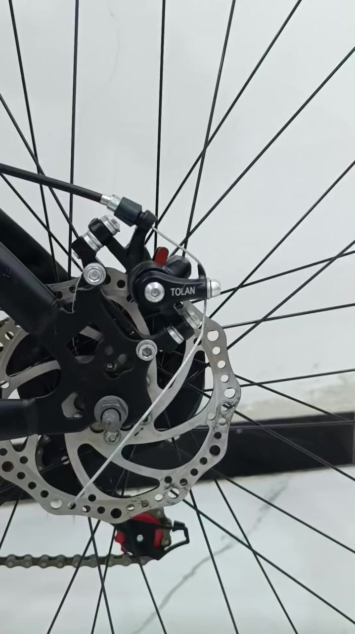 دراجة هوائية للبيع جبلي تجاري بهاي النضافة ناقصة بس تكبين تاير خلفي  قياس ٢٨ رايده ب١٢٥ الف وبي مجال قليل للشراي مكاني البصرة   اتصال  اوواتساب ***********
