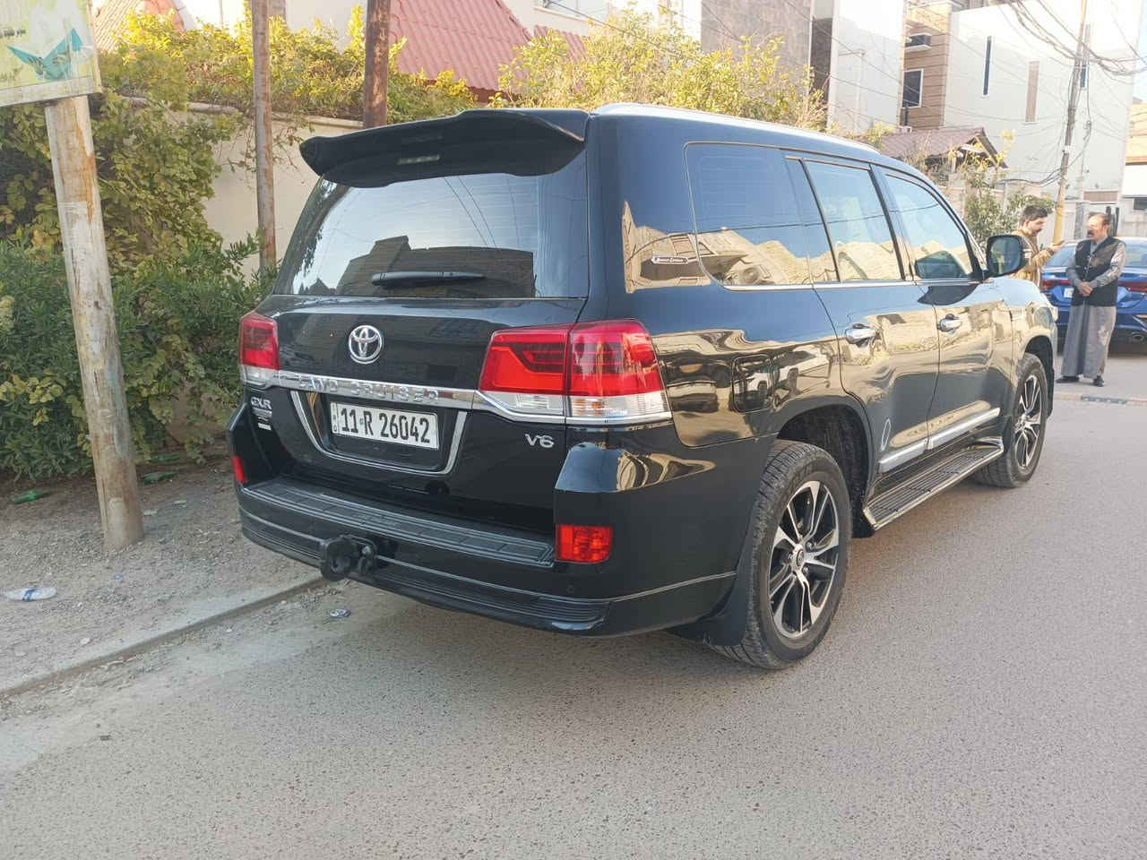 السلام عليكم لاندكروز للبيع السعر 5شدات و 70 ورقه  الاستفسار الرقم ***********
