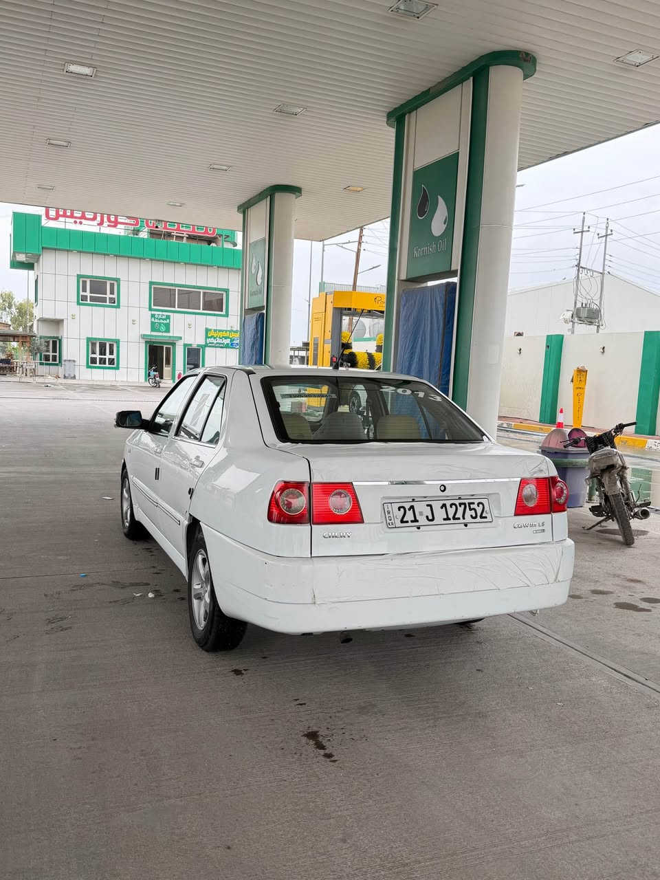 سلام عليكم 
سيارة شيري كوين للبيع موديل 2013 
سيارة جاهز مابي اي نقوصات سيارة مال بيت ما متعوبه سيارة كدام العين 
تبريد ثلج ❄️ تدفئة 🔥 سيارة بدون ضرر سيارة بيها جامرلغ سكن و باب سكن باب سكن 2 بار سيارة بيها يعني 3 قطع بارد يعني مو كامل بعض اماكن والباقي من غير هذول سيارة مكفول كفاله عامة وسعر سيارة.      47 💵
بي مجال 
و رقم هاتف  
***********☎️ Singapore
