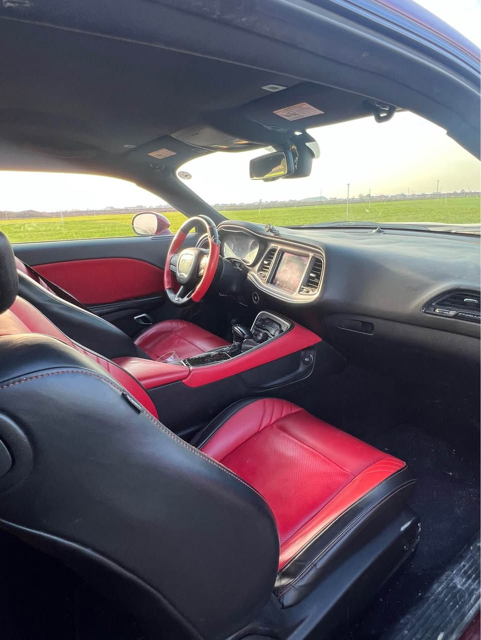 جالنجر موديل 20 سياره بيهه 3قطع مع شويه دواخل سياره رقم اربيل شرط التحويل  كير محرك شرط 

للاستفسارا اتصل *********** كركوك, العراق
