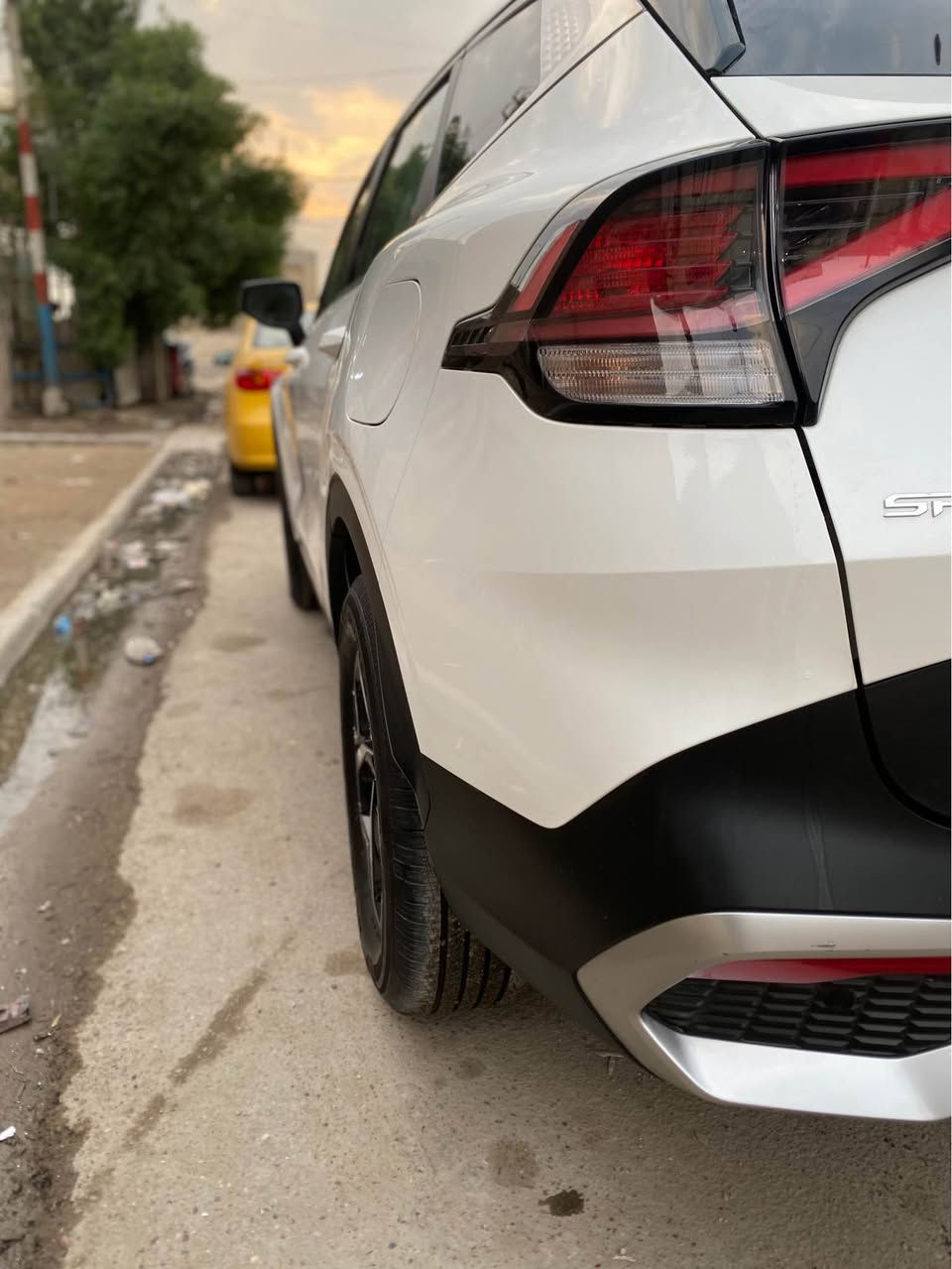 السلام عليكم 
سبورتج موديل 2024
دخول جديد 
السياره جديده بعنى الكلمه 
تصليح درجه اولى كلشي تصلح عله كده 
بدون دواخل لا لغود لا شواصي ما بيهه اي قطعه مبدله 
*********** بغداد, العراق
