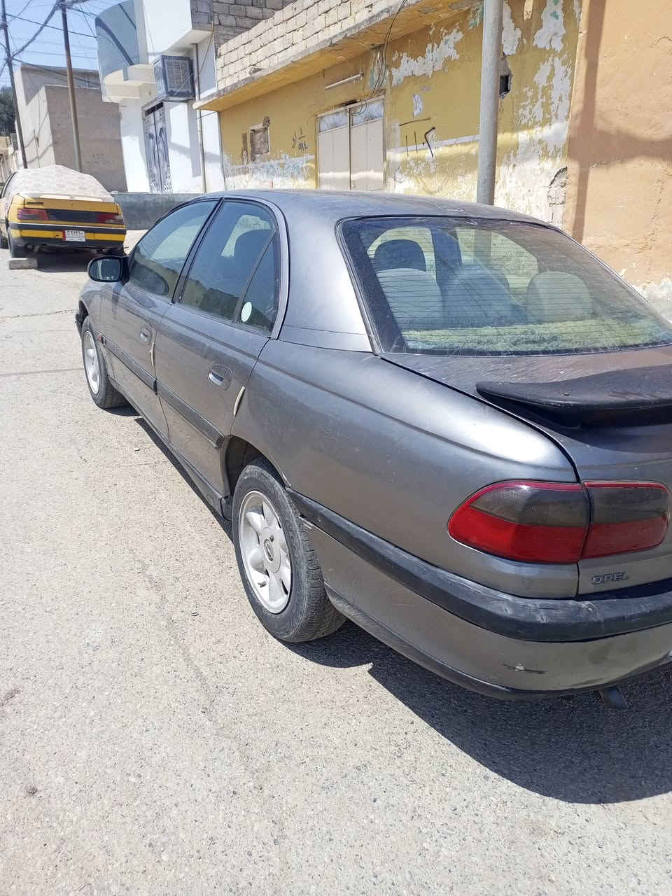 السلام عليكم اوبل بزون للبيع موديل 94 گير عادي مكينة محورة مال فكترا حجم 20 محرك تعبان السعر 30 وبيها مجال مكان السيارة الجانب الايمن حي المأمون رقم الموبايل ***********
